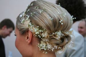 diy-wedding-hair-flowers