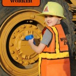 DIY: Dress up - Constuction Worker with vest, tool belt and hard hat