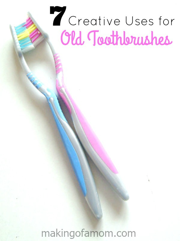 uses-toothbrushes