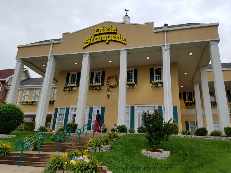 Dixie-Stampede-Front