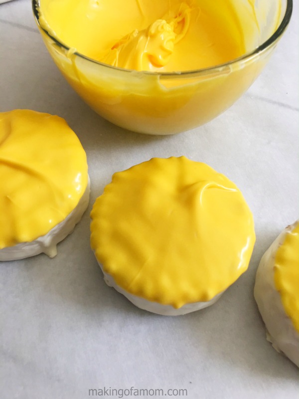 Dipping-Dingdong-Emoji-Pops