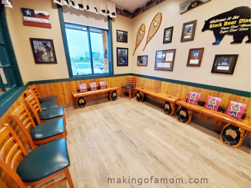 black bear diner lobby